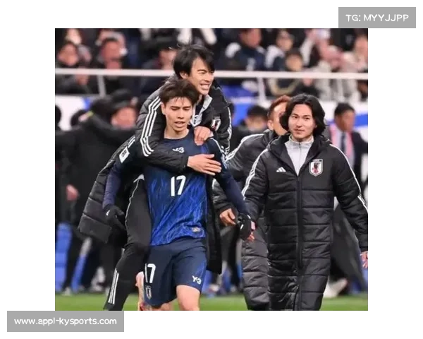 三笘薰合影事件持续发酵，日本球星未道歉引争议