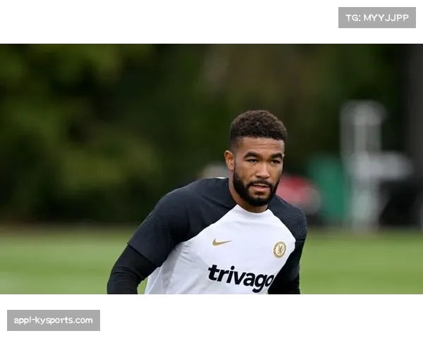 手术后首次回归训练场,切尔西队长里斯-詹姆斯进行有球恢复